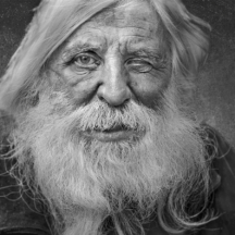 Šedivý muž / Older man with silver white hair